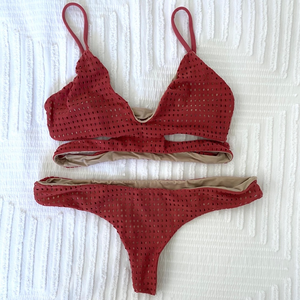 USED Acacia Haku too and Hookipa bottoms. Medium